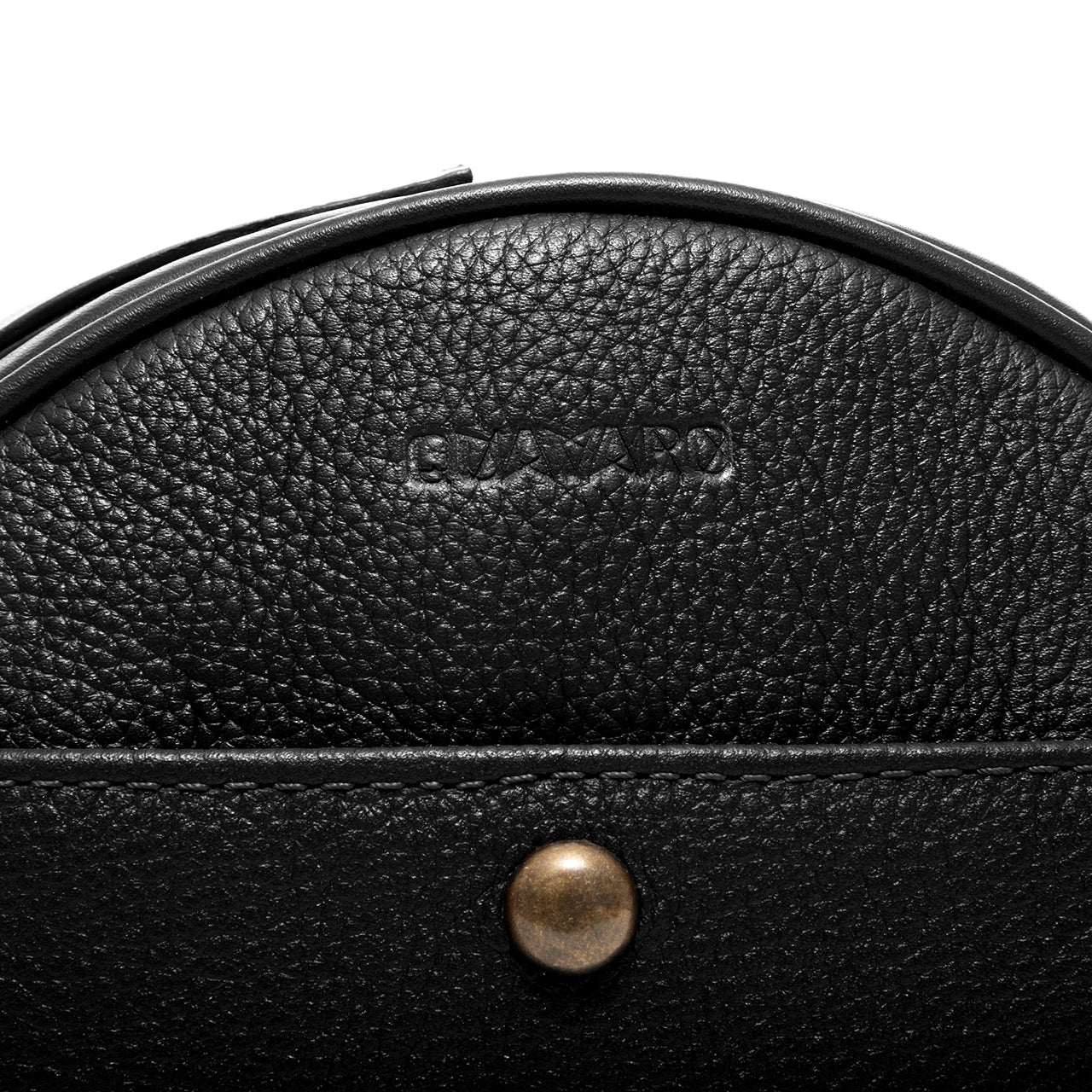 Piper Circle Crossbody Bag - Quavaro