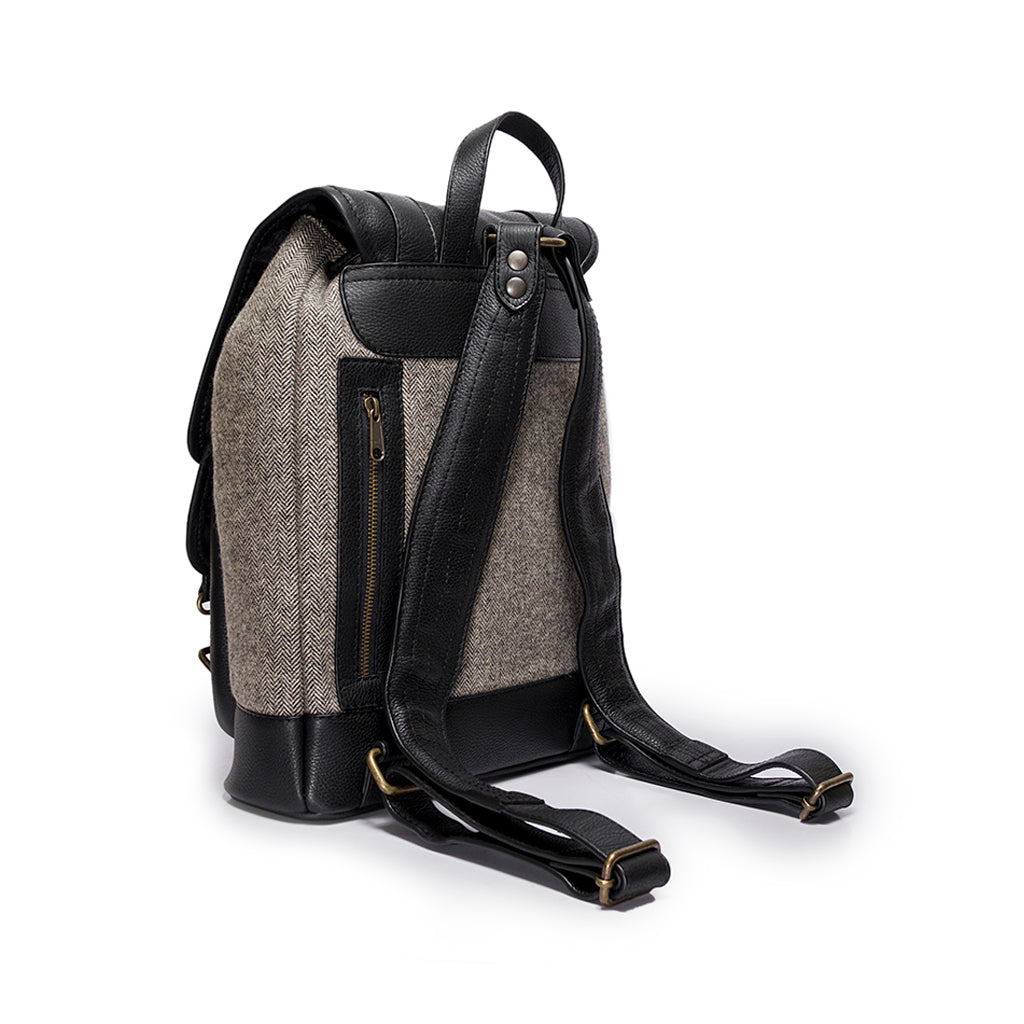 Leather Backpack-Quavaro.com