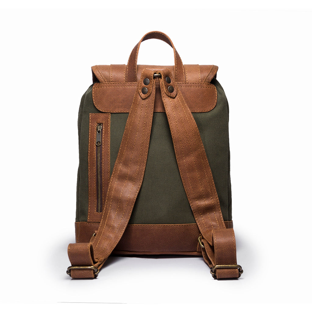 Carry On Backpack-Quavaro.com