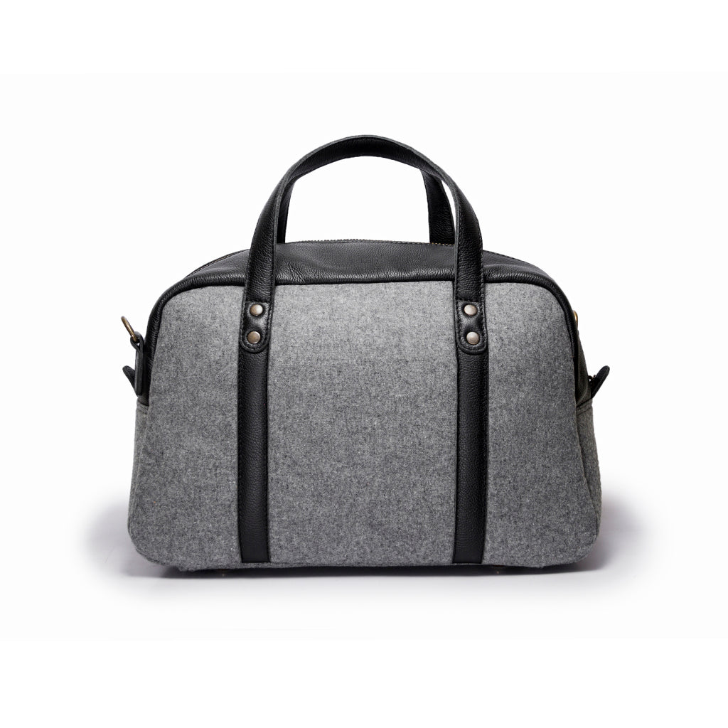 Premium leather weekender bag – handcrafted genuine leather travel bag for men and women